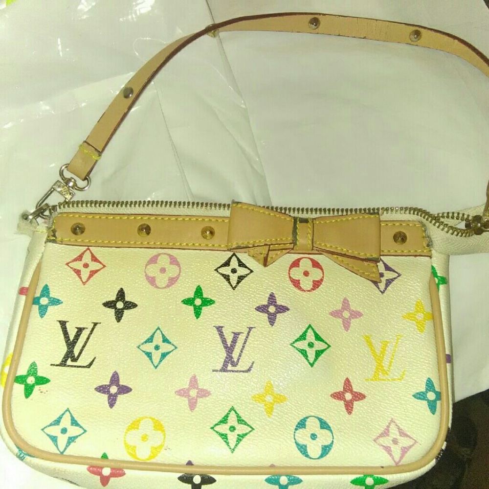 Hand bags very well caed fr all  sizes n colors l